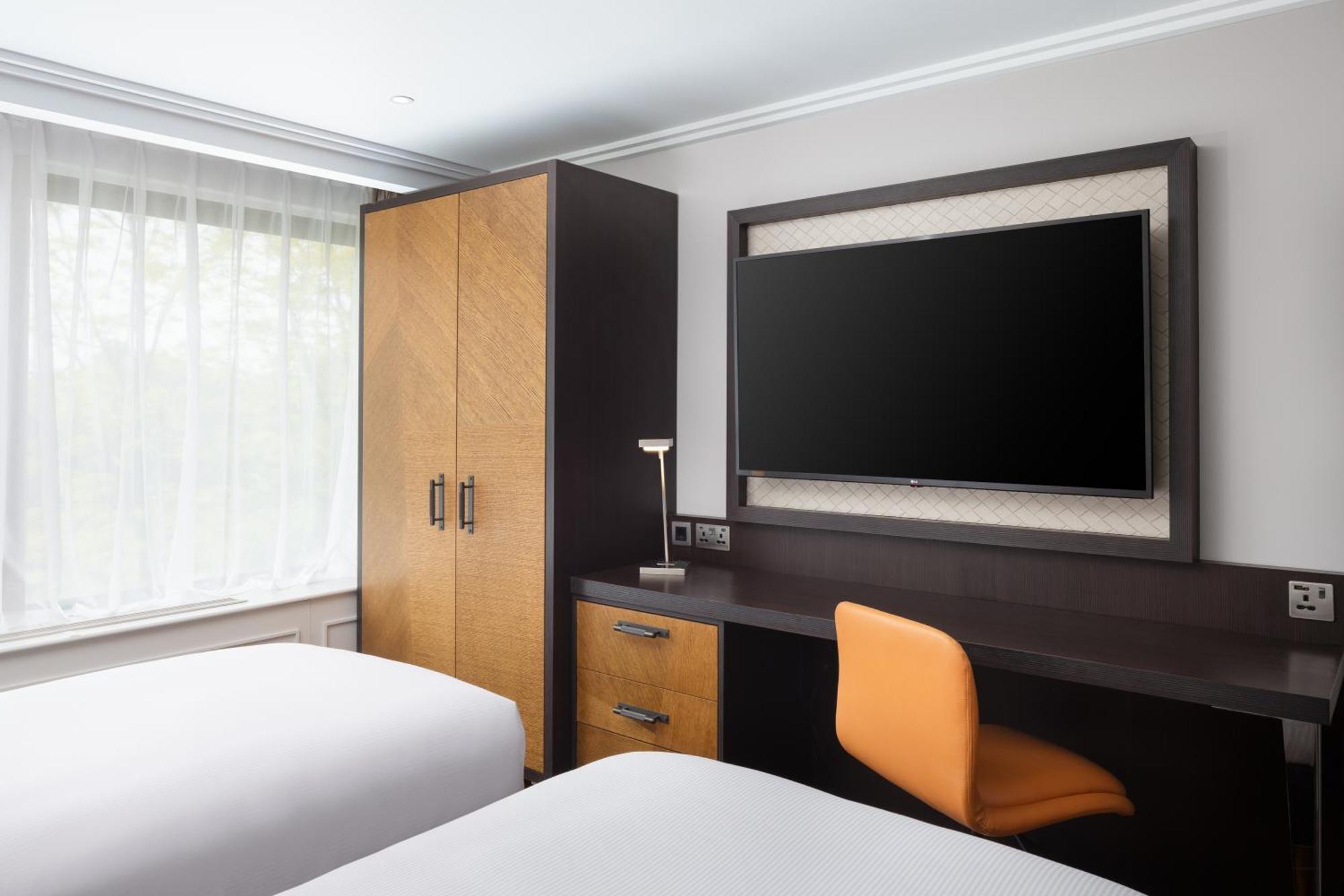 Twin Room,1758263846:JPEG